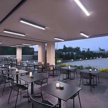 汉普顿伊斯坦布尔宰廷布尔努希尔顿酒店 酒店