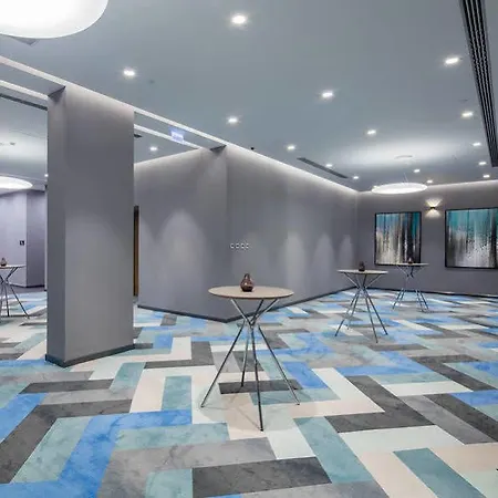 酒店 汉普顿伊斯坦布尔宰廷布尔努希尔顿酒店 4*