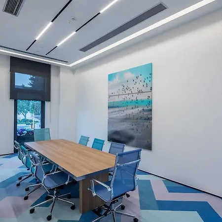 酒店 汉普顿伊斯坦布尔宰廷布尔努希尔顿酒店 4*