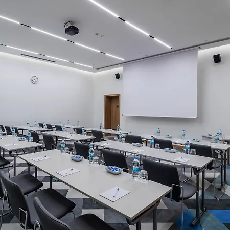 酒店 汉普顿伊斯坦布尔宰廷布尔努希尔顿酒店 4*