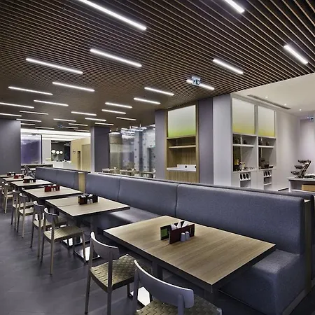 Отель Hampton By Hilton Zeytinburnu Стамбул