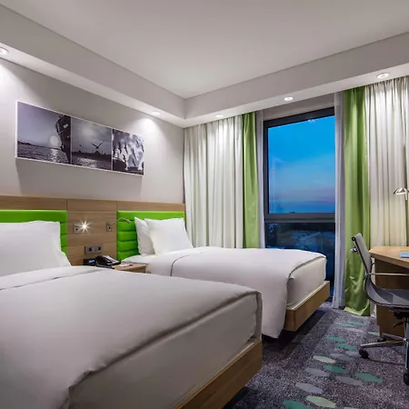 Отель Hampton By Hilton Zeytinburnu 4*