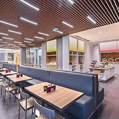 Hotel Hampton By Hilton Zeytinburnu 4*