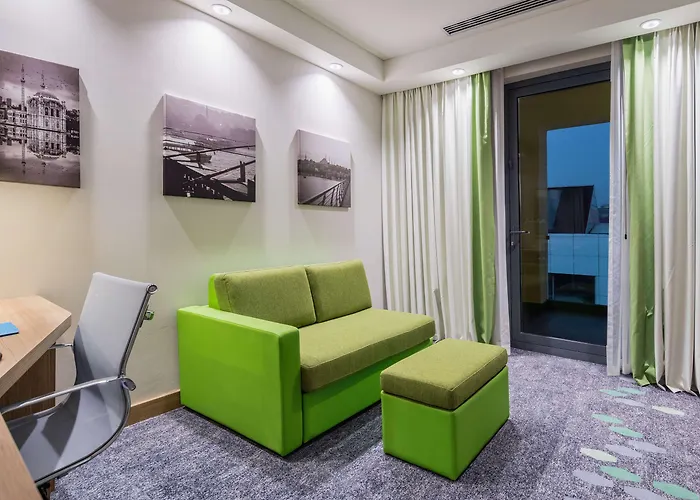 햄프턴 바이 힐튼 제이틴부르누