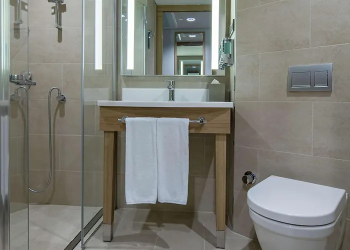 햄프턴 바이 힐튼 제이틴부르누 호텔 4*