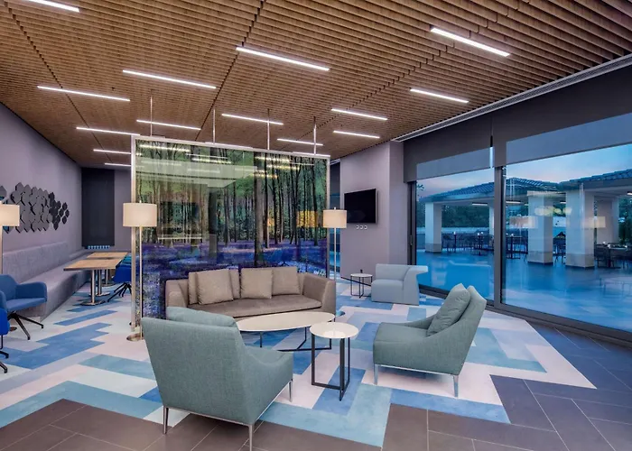 햄프턴 바이 힐튼 제이틴부르누 호텔 4*