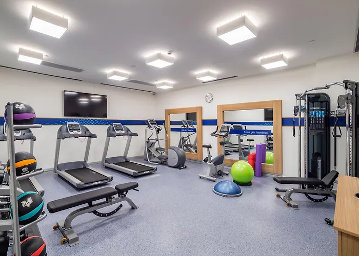 호텔 햄프턴 바이 힐튼 제이틴부르누