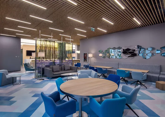 햄프턴 바이 힐튼 제이틴부르누 호텔