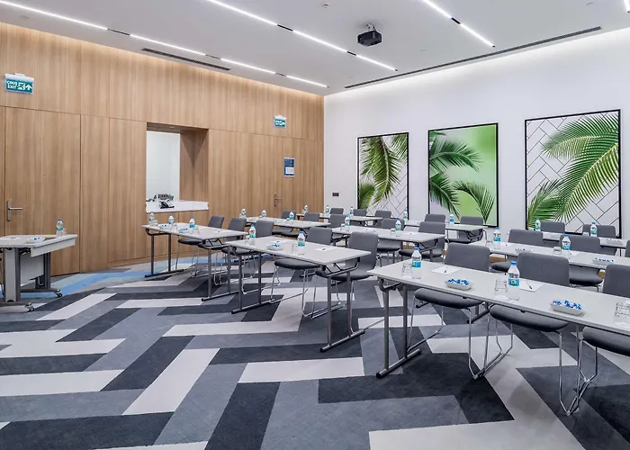 햄프턴 바이 힐튼 제이틴부르누