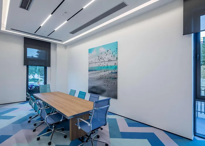 햄프턴 바이 힐튼 제이틴부르누 4*