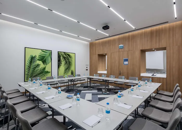 햄프턴 바이 힐튼 제이틴부르누