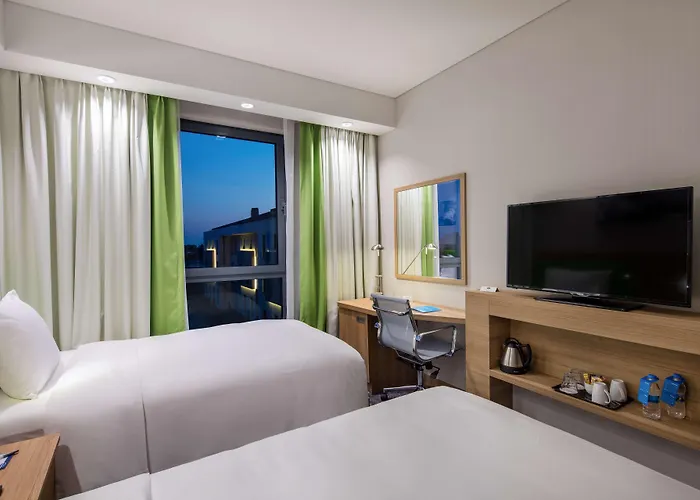 햄프턴 바이 힐튼 제이틴부르누 4*