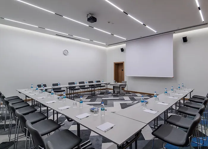 햄프턴 바이 힐튼 제이틴부르누 4*