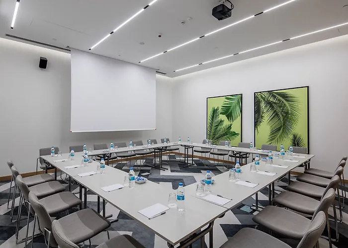 햄프턴 바이 힐튼 제이틴부르누