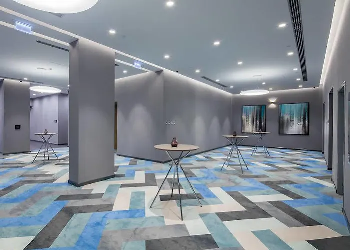 호텔 햄프턴 바이 힐튼 제이틴부르누 4*