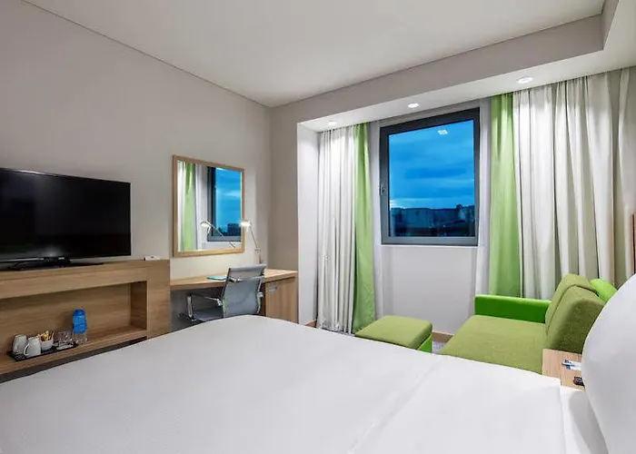 호텔 햄프턴 바이 힐튼 제이틴부르누 4*