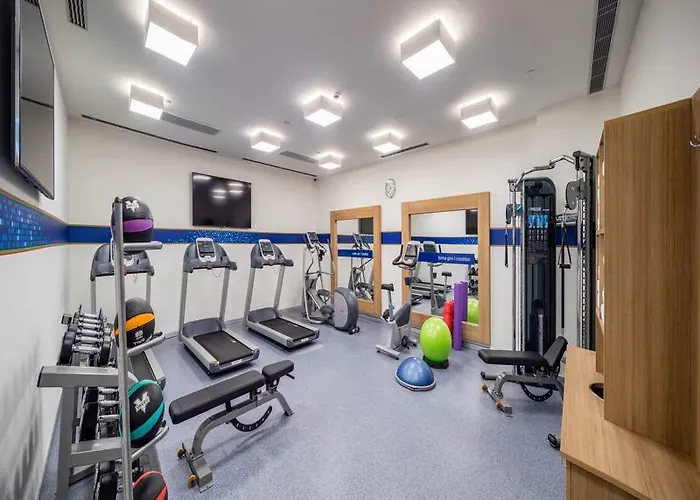 햄프턴 바이 힐튼 제이틴부르누 호텔