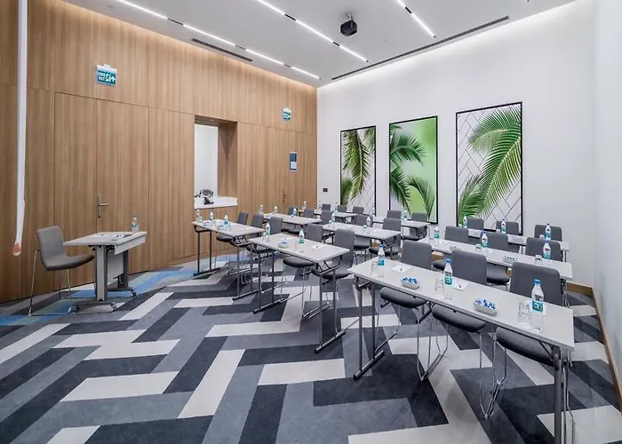 햄프턴 바이 힐튼 제이틴부르누 호텔 4*