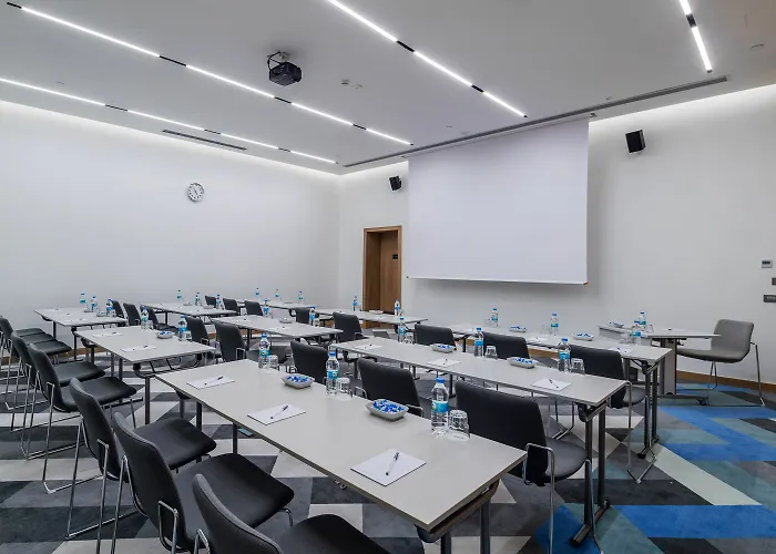 호텔 햄프턴 바이 힐튼 제이틴부르누 4*