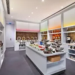 ハンプトン バイ ヒルトン ゼイティンブルヌ 4*