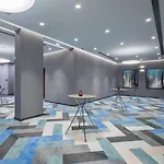 ホテル ハンプトン バイ ヒルトン ゼイティンブルヌ 4*