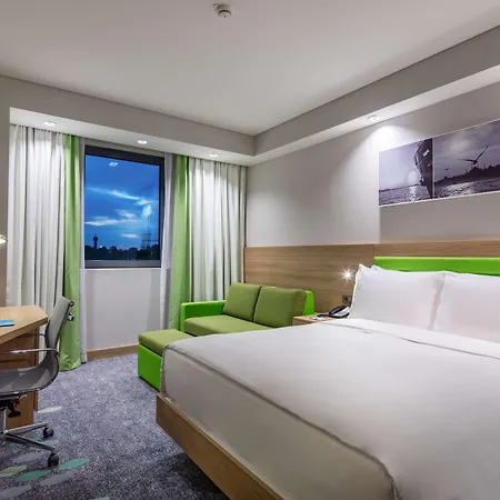 Hampton By Hilton Zeytinburnu מלון