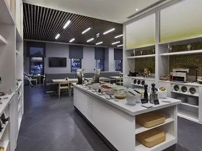 Hampton By Hilton Zeytinburnu Отель